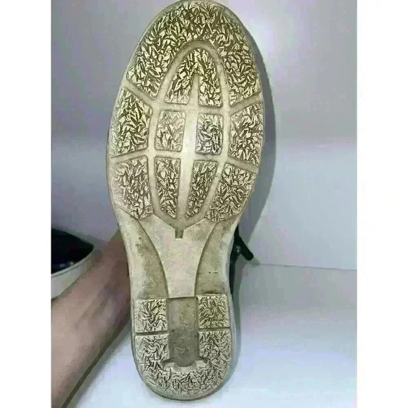 Salvatore Ferragamo Men's Black Leather High-Top Sneakers - Picture 5 of 6